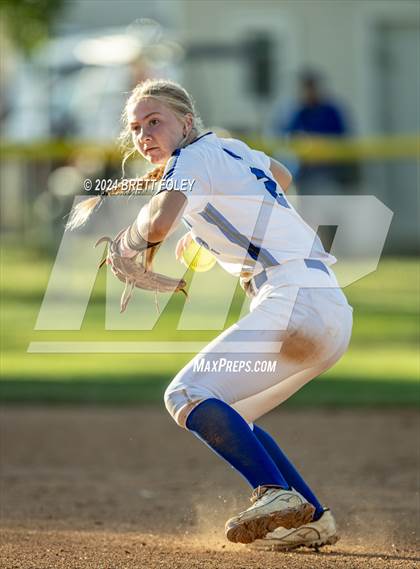 Thumbnail 1 in Marian vs. Lincoln Southeast photogallery.