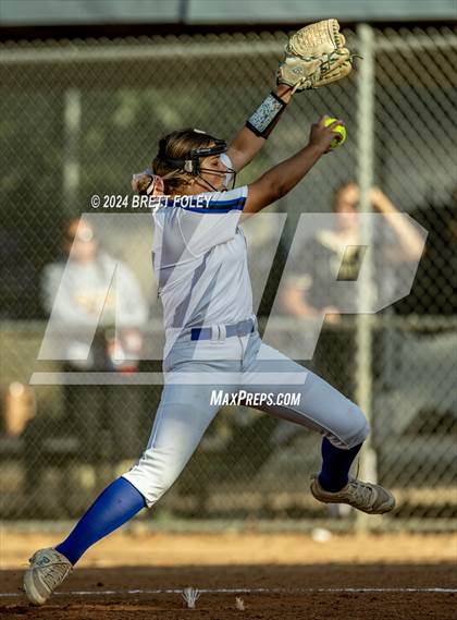 Thumbnail 1 in Marian vs. Lincoln Southeast photogallery.