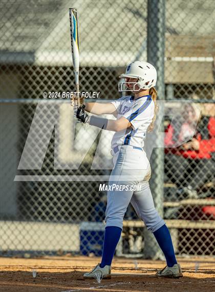 Thumbnail 2 in Marian vs. Lincoln Southeast photogallery.