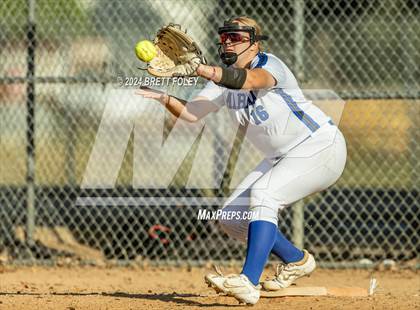 Thumbnail 1 in Marian vs. Lincoln Southeast photogallery.