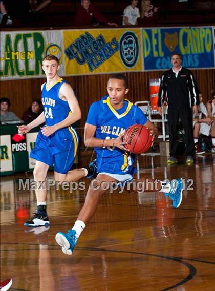 Thumbnail 3 in Del Campo vs Bear River (Kendall Arnett) photogallery.