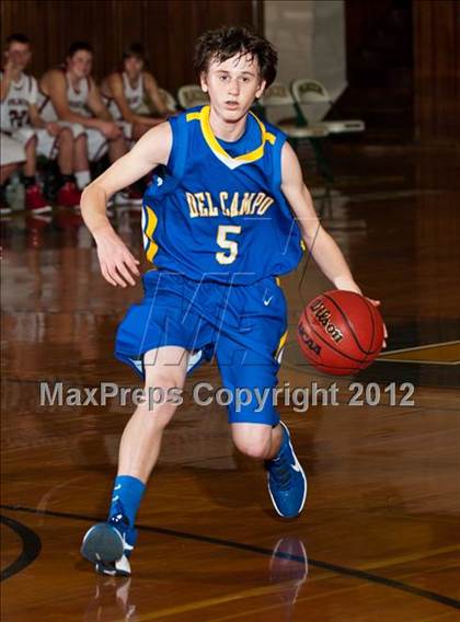 Thumbnail 2 in Del Campo vs Bear River (Kendall Arnett) photogallery.