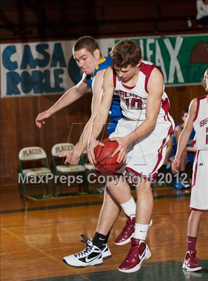 Thumbnail 3 in Del Campo vs Bear River (Kendall Arnett) photogallery.