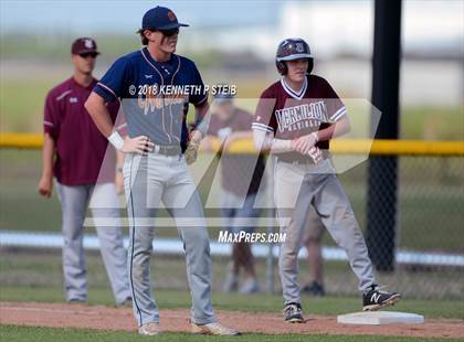 Thumbnail 3 in Vermilion Catholic @ Houma Christian (LHSAA D4 Regional Playoff) photogallery.