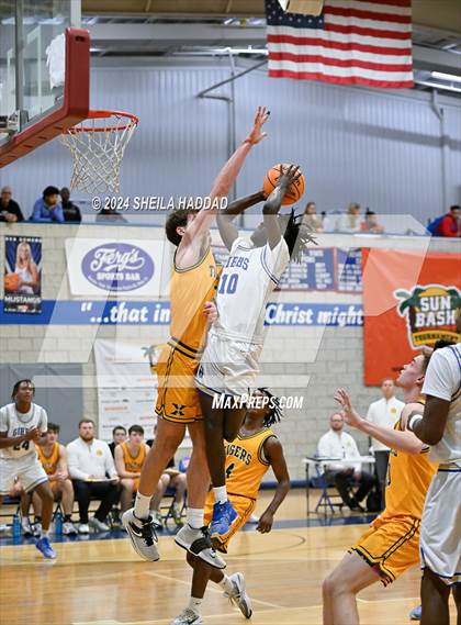Thumbnail 3 in St. Xavier vs Gibbs (Sun Bash Tampa) photogallery.
