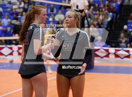 Thumbnail 1 in Benton vs. Valley View (AAA 5A State Final) photogallery.