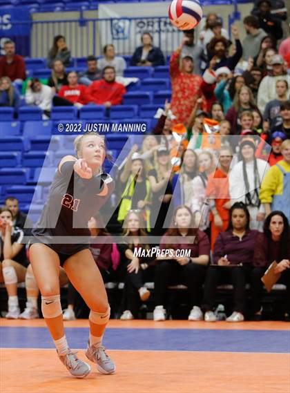 Thumbnail 1 in Benton vs. Valley View (AAA 5A State Final) photogallery.