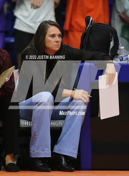 Thumbnail 1 in Benton vs. Valley View (AAA 5A State Final) photogallery.