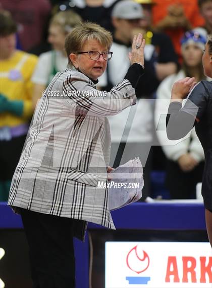 Thumbnail 1 in Benton vs. Valley View (AAA 5A State Final) photogallery.
