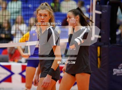 Thumbnail 2 in Benton vs. Valley View (AAA 5A State Final) photogallery.