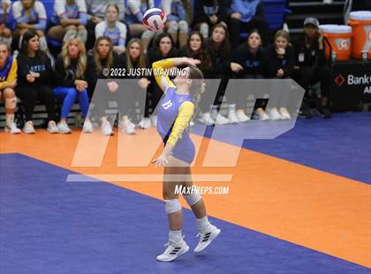 Thumbnail 2 in Benton vs. Valley View (AAA 5A State Final) photogallery.