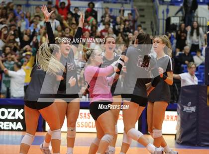 Thumbnail 2 in Benton vs. Valley View (AAA 5A State Final) photogallery.