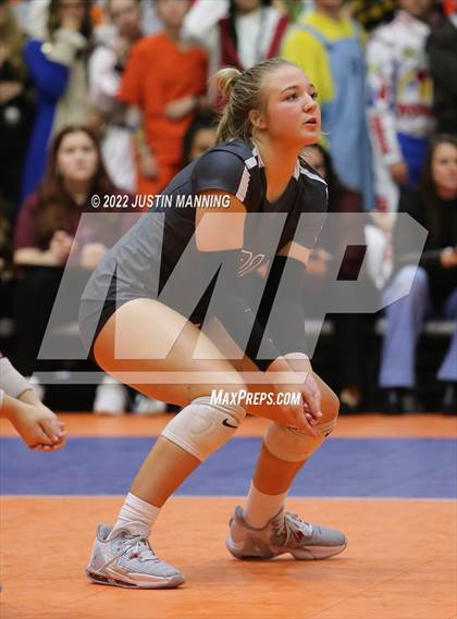 Thumbnail 2 in Benton vs. Valley View (AAA 5A State Final) photogallery.