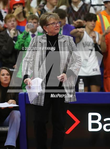 Thumbnail 3 in Benton vs. Valley View (AAA 5A State Final) photogallery.