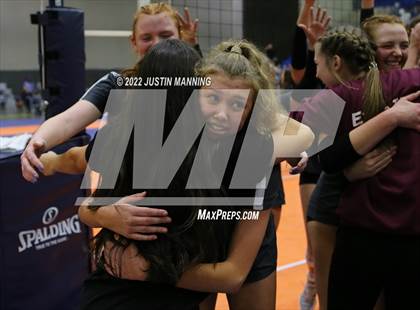 Thumbnail 1 in Benton vs. Valley View (AAA 5A State Final) photogallery.