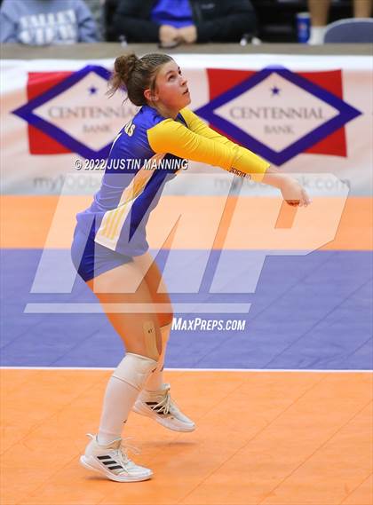 Thumbnail 3 in Benton vs. Valley View (AAA 5A State Final) photogallery.