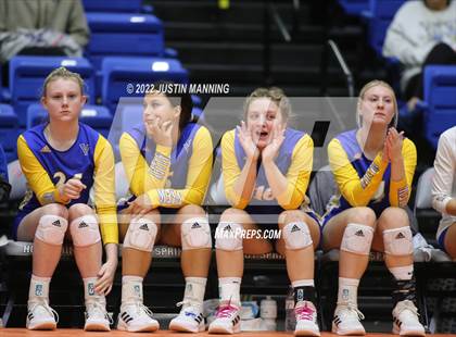 Thumbnail 2 in Benton vs. Valley View (AAA 5A State Final) photogallery.