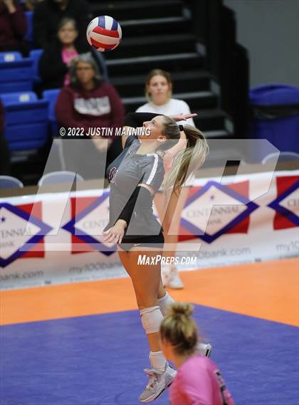 Thumbnail 1 in Benton vs. Valley View (AAA 5A State Final) photogallery.