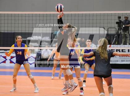 Thumbnail 3 in Benton vs. Valley View (AAA 5A State Final) photogallery.