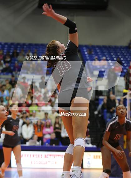 Thumbnail 1 in Benton vs. Valley View (AAA 5A State Final) photogallery.