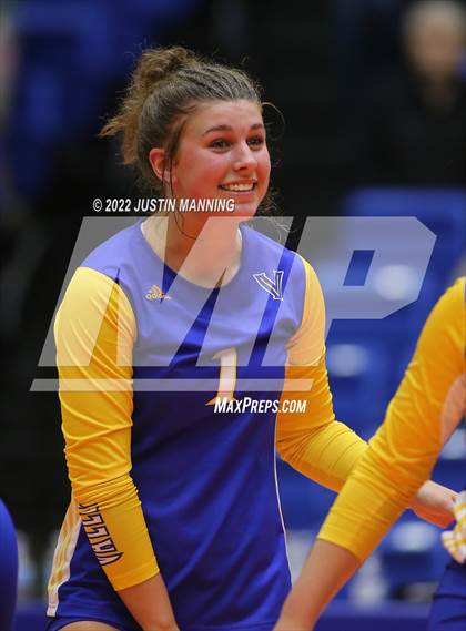 Thumbnail 1 in Benton vs. Valley View (AAA 5A State Final) photogallery.