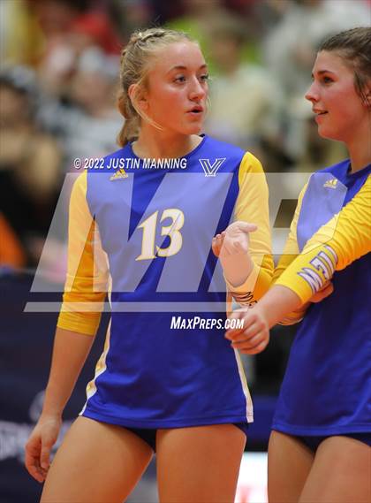 Thumbnail 2 in Benton vs. Valley View (AAA 5A State Final) photogallery.