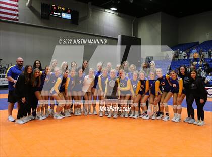 Thumbnail 2 in Benton vs. Valley View (AAA 5A State Final) photogallery.