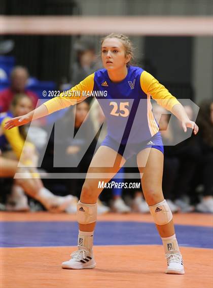 Thumbnail 2 in Benton vs. Valley View (AAA 5A State Final) photogallery.
