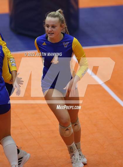 Thumbnail 2 in Benton vs. Valley View (AAA 5A State Final) photogallery.
