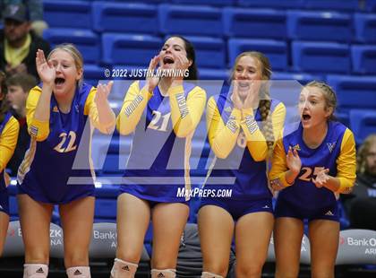 Thumbnail 1 in Benton vs. Valley View (AAA 5A State Final) photogallery.