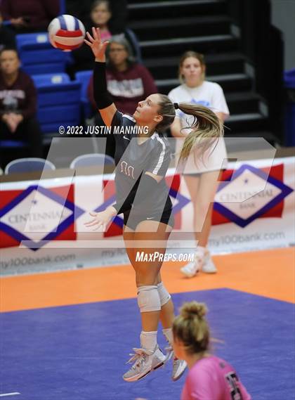 Thumbnail 2 in Benton vs. Valley View (AAA 5A State Final) photogallery.