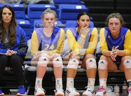 Thumbnail 3 in Benton vs. Valley View (AAA 5A State Final) photogallery.
