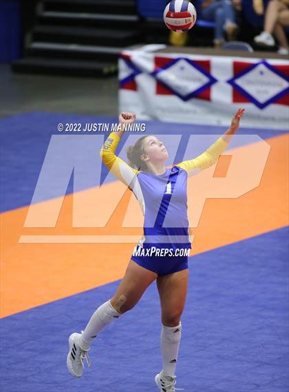 Thumbnail 2 in Benton vs. Valley View (AAA 5A State Final) photogallery.