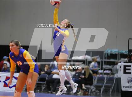 Thumbnail 3 in Benton vs. Valley View (AAA 5A State Final) photogallery.