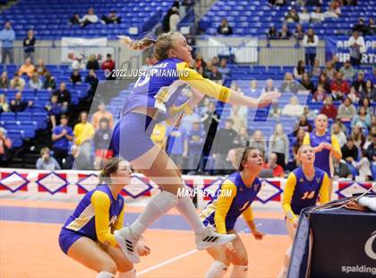 Thumbnail 3 in Benton vs. Valley View (AAA 5A State Final) photogallery.