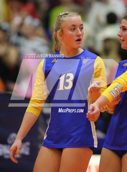 Thumbnail 1 in Benton vs. Valley View (AAA 5A State Final) photogallery.