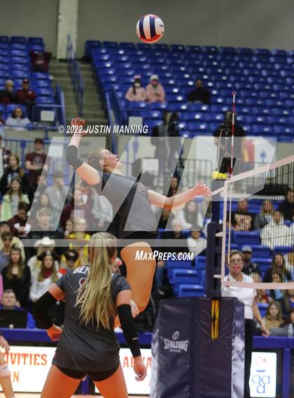 Thumbnail 3 in Benton vs. Valley View (AAA 5A State Final) photogallery.