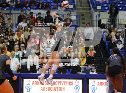 Thumbnail 1 in Benton vs. Valley View (AAA 5A State Final) photogallery.