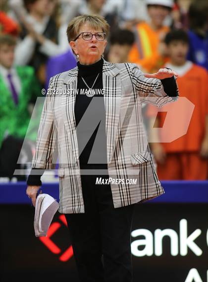 Thumbnail 1 in Benton vs. Valley View (AAA 5A State Final) photogallery.