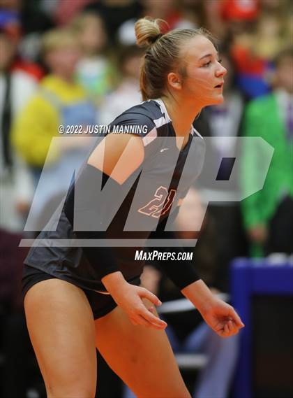 Thumbnail 3 in Benton vs. Valley View (AAA 5A State Final) photogallery.
