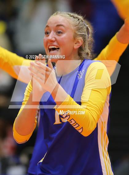 Thumbnail 3 in Benton vs. Valley View (AAA 5A State Final) photogallery.