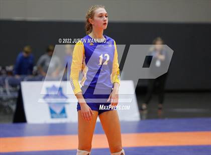 Thumbnail 1 in Benton vs. Valley View (AAA 5A State Final) photogallery.