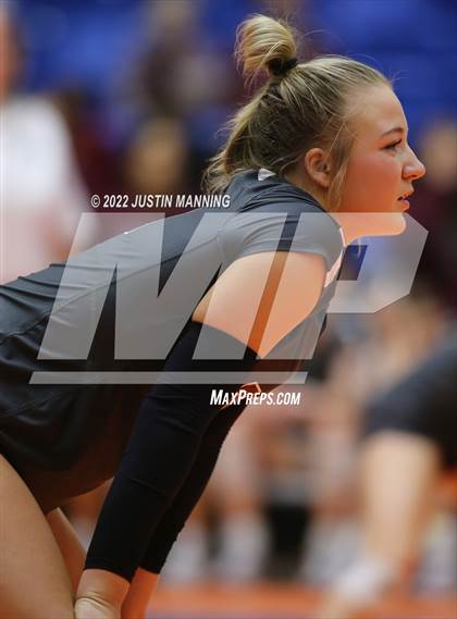 Thumbnail 3 in Benton vs. Valley View (AAA 5A State Final) photogallery.