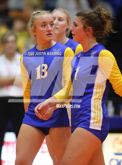 Thumbnail 3 in Benton vs. Valley View (AAA 5A State Final) photogallery.