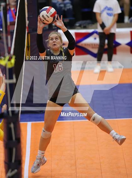 Thumbnail 1 in Benton vs. Valley View (AAA 5A State Final) photogallery.