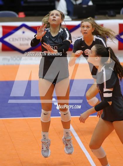 Thumbnail 2 in Benton vs. Valley View (AAA 5A State Final) photogallery.