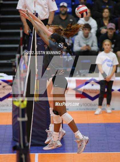 Thumbnail 3 in Benton vs. Valley View (AAA 5A State Final) photogallery.