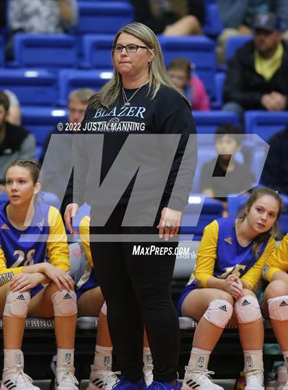 Thumbnail 3 in Benton vs. Valley View (AAA 5A State Final) photogallery.