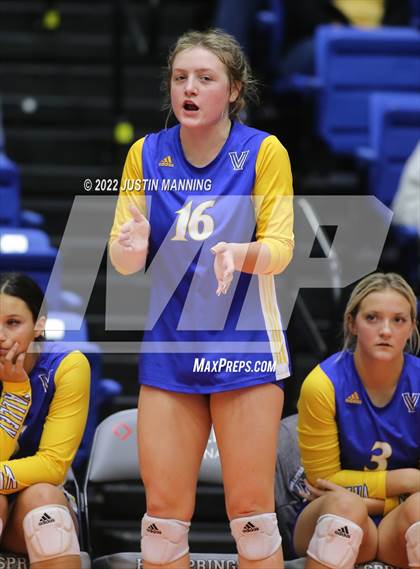 Thumbnail 3 in Benton vs. Valley View (AAA 5A State Final) photogallery.