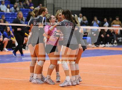 Thumbnail 2 in Benton vs. Valley View (AAA 5A State Final) photogallery.
